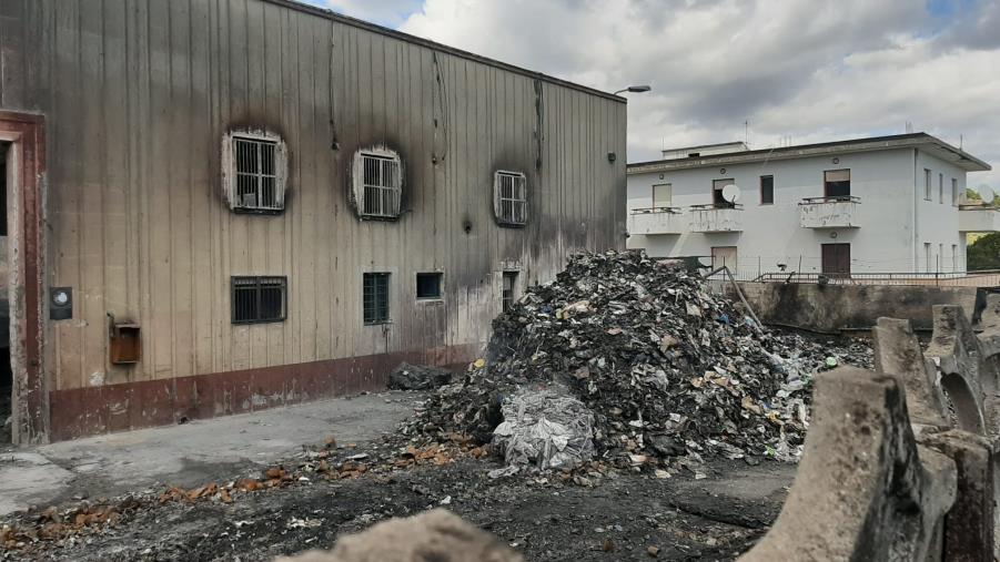 images Rifiuti a Squillace. I soldi c'erano, ma l'iter non fu completato: fondi revocati  