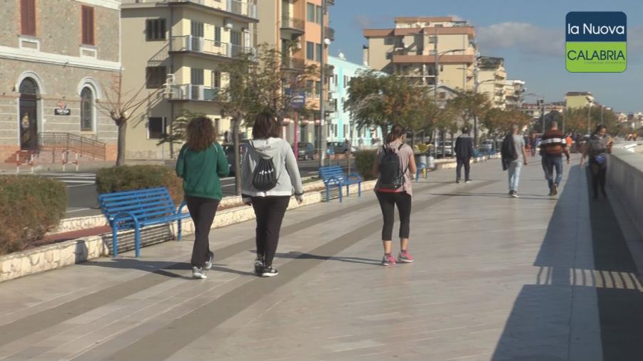 images Primo weekend di Lockdown a Catanzaro Lido: arrivederci movida ma continuano le passeggiate domenicali (VIDEO)