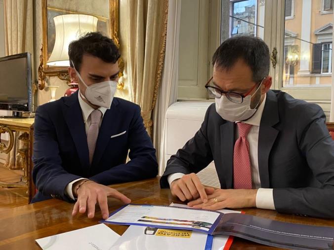 images La start up del catanzarese Giorgio Gigliotti conquista il Ministro Patuanelli: sarà affiancato da esperti per potenziare la piattaforma 