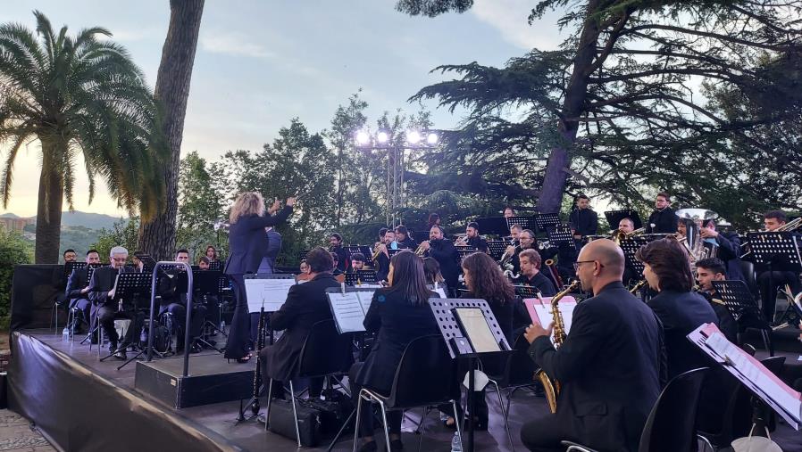 images Catanzaro. La musica dal vivo arriva a Villa Margherita con la Calabria Wind Orchestra 