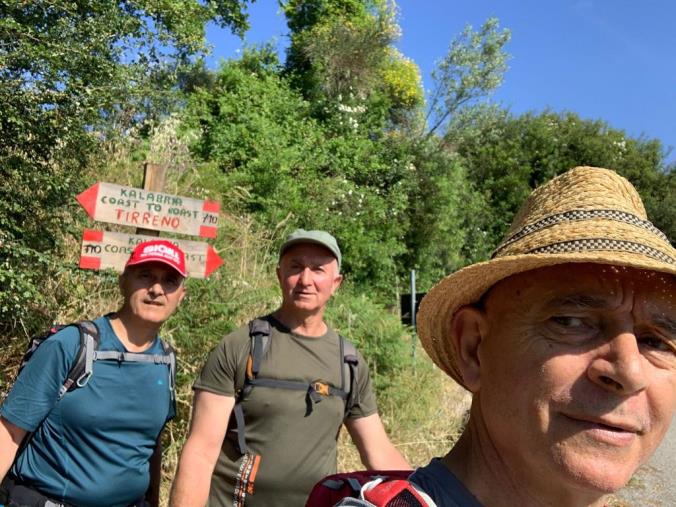 Calabria coast to coast. Il cammino dallo Ionio al Tirreno è l'immancabile appuntamento di  Ernesto, Claudio e Franco