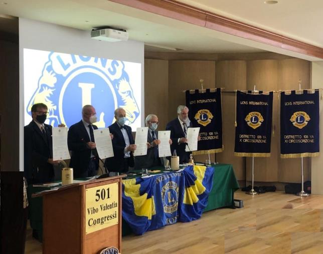 images Vibo Valentia. Firmato il "sigillum amicitiae" dai presidenti delle tre circoscrizioni Lions della Calabria