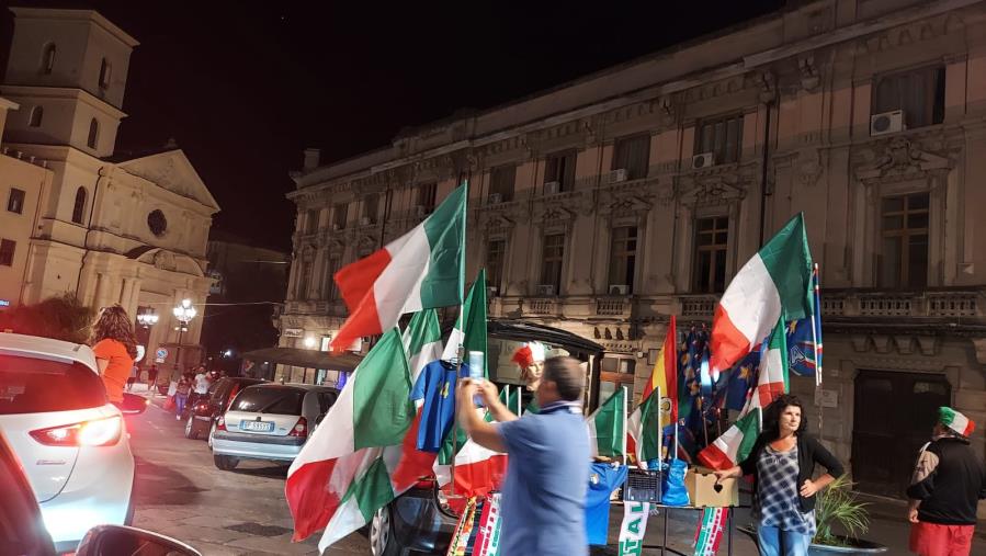 Europei. Catanzaro si riversa nel centro per festeggiare la vittoria dell'Italia 
