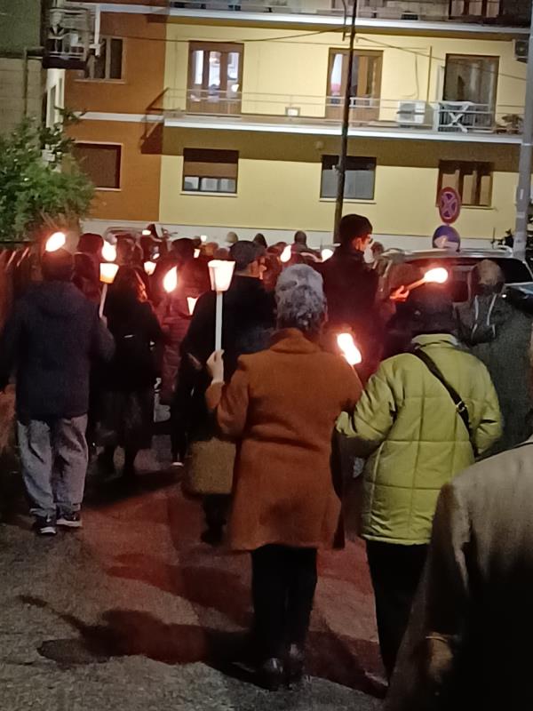 images Catanzaro. Un anno dalla morte del dottor Battaglia: la fiaccolata, la messa in suo suffragio e il ricordo dei pazienti