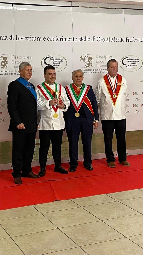 images Lo chef catanzarese Emanuele Mancuso premiato a Palmi con la "Stella d'oro al merito Escoffier"
