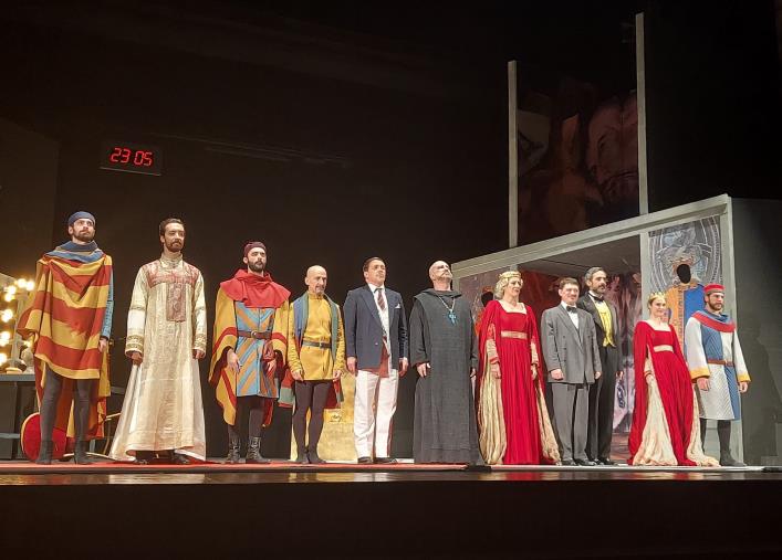images Catanzaro, andato in scena "Enrico IV" di Pirandello: con Lo Monaco si scava nell'animo umano 