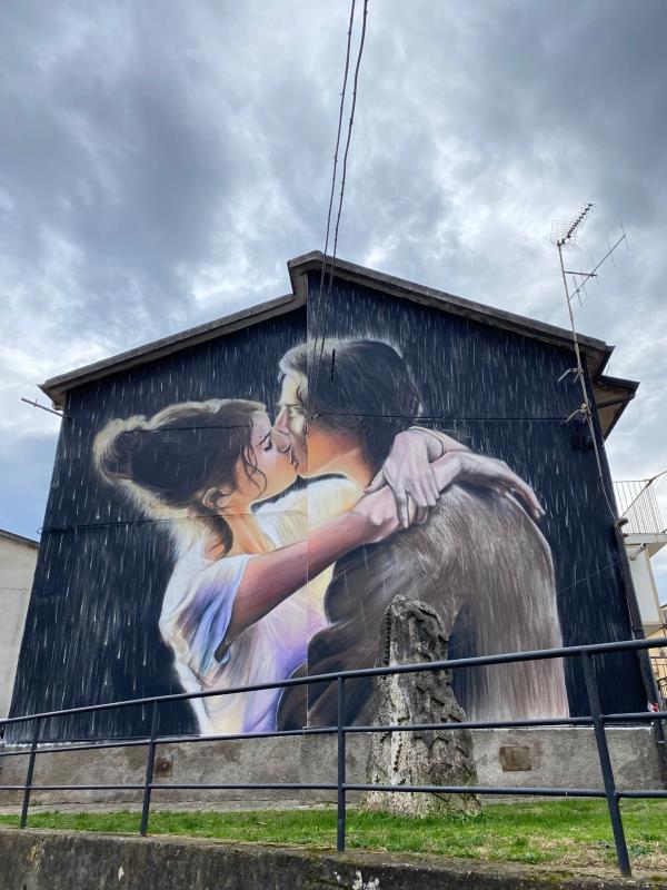 images A Girifalco si racconta "un giorno d'amore" con il nuovo murales di Claudio Chiaravalloti