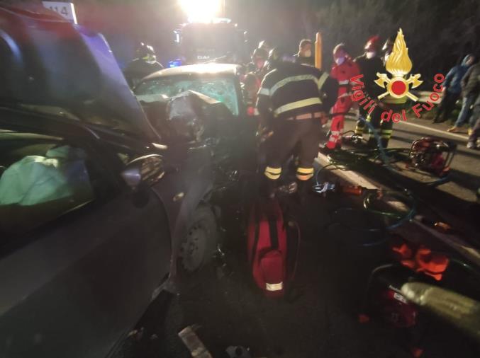 Incidente a Belvedere Spinello: traffico bloccato sulla statale 107 e sette feriti
