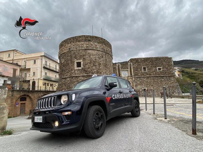 images Pizzo, tentava il furto in una palazzina in centro: rintracciato dai Carabinieri il presunto autore