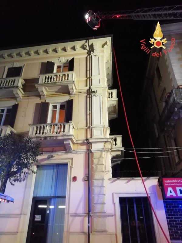 images Cosenza, incendio alla canna fumaria di una casa nel centro storico 