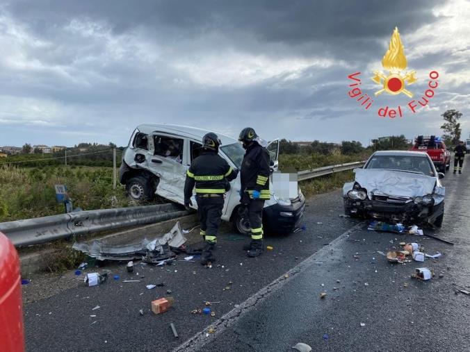 images Rossano, incidente tra auto: due feriti 