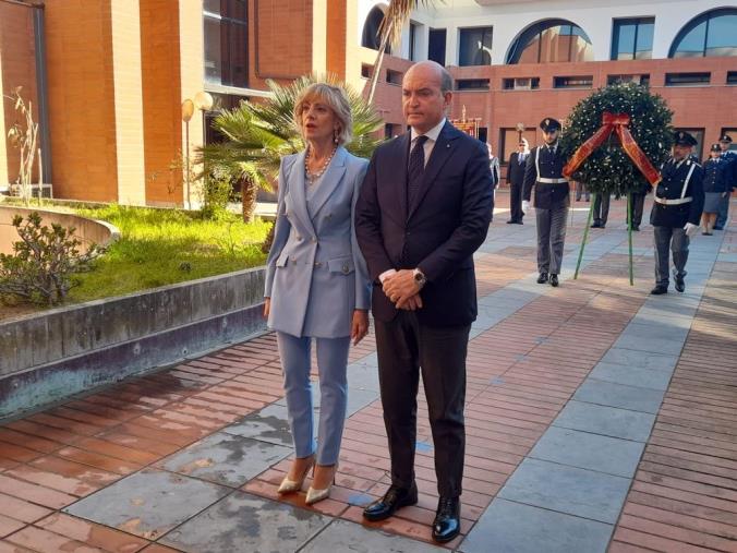 images Catanzaro, Polizia in festa: consegnati encomi e medaglie (L'ELENCO DEI PREMIATI)