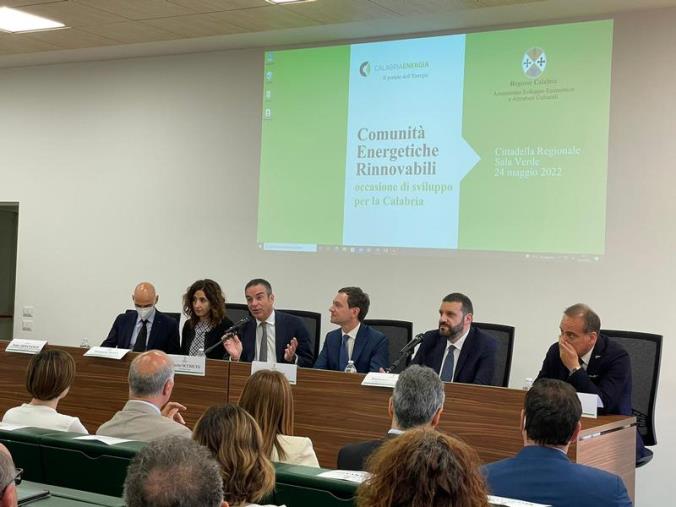 images La Calabria offre uno sportello telematico di supporto ai comuni sulle comunità energetiche rinnovabili: è la prima regione in Italia