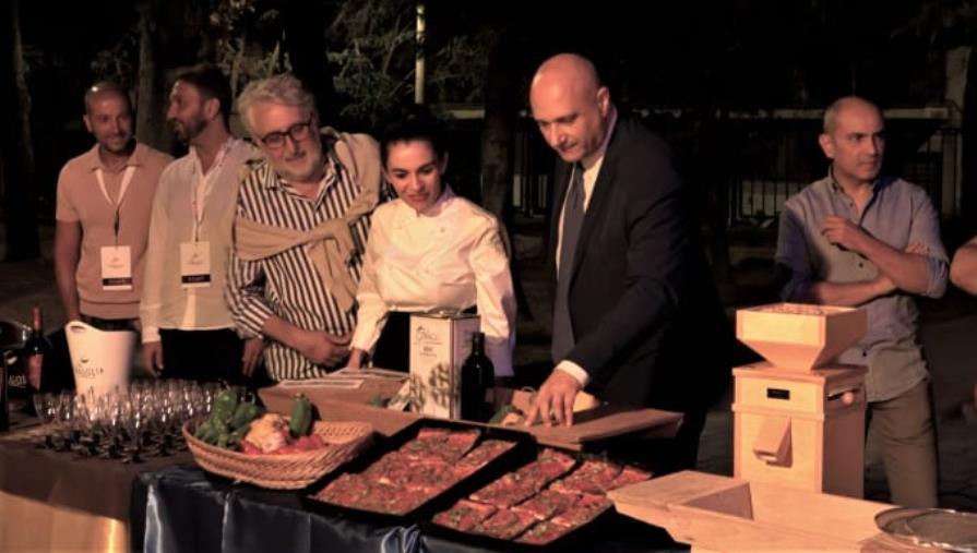 images Spezzano Albanese patria della "Gabamarita", la tipica pizza arbëreshë conquista il mondo dello street food