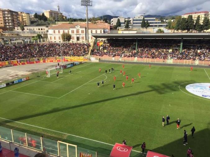 images Serie C, Catanzaro e Crotone in campo alle 14.30: le formazioni ufficiali