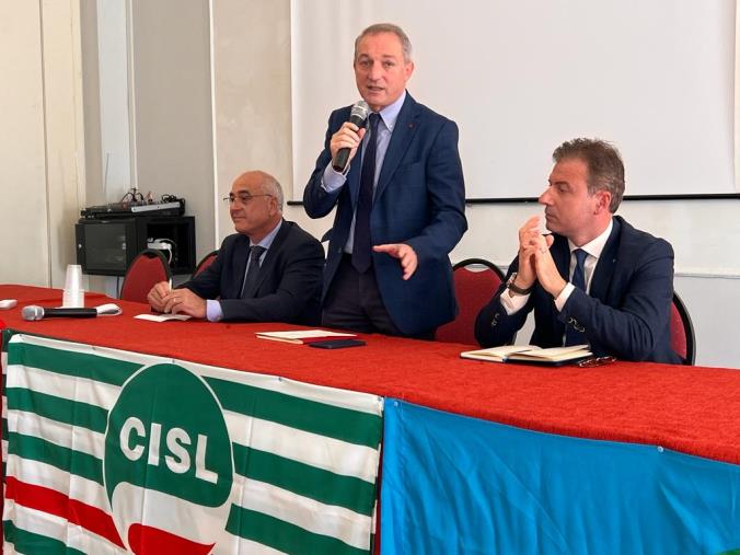 images Attivi Unitari Cgil, Cisl e Uil: "Pronti a incontrare i parlamentari calabresi con la nostra Vertenza Calabria"