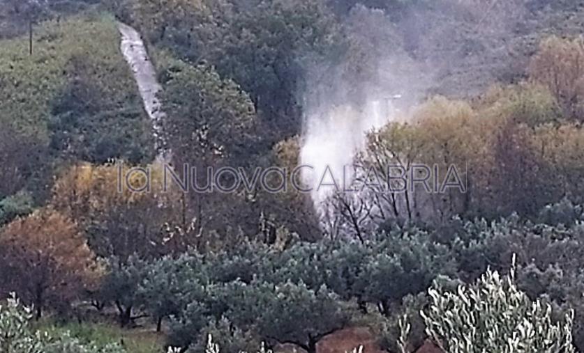 images Falla nella rete Sorical vicina a Squillace: getto d'acqua alto diversi metri (VIDEO e FOTO) 
