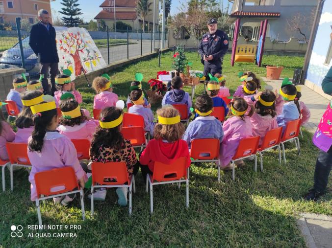 images La scuola dell'infanzia 'Arca di Noè', Istituto comprensivo Cropani Simeri Crichi, celebra "Un albero per il futuro"