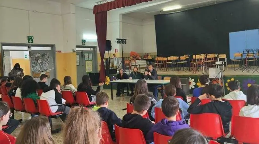 images Catanzaro, gli studenti della Todaro “intervistano” il sindaco di Catanzaro Nicola Fiorita