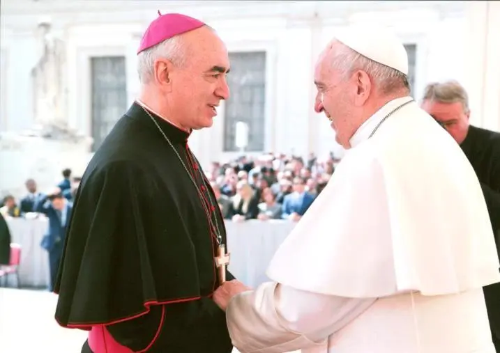 images "Attenti agli eretici": monsignor Staglianò difende la visione del gesuita Spadaro