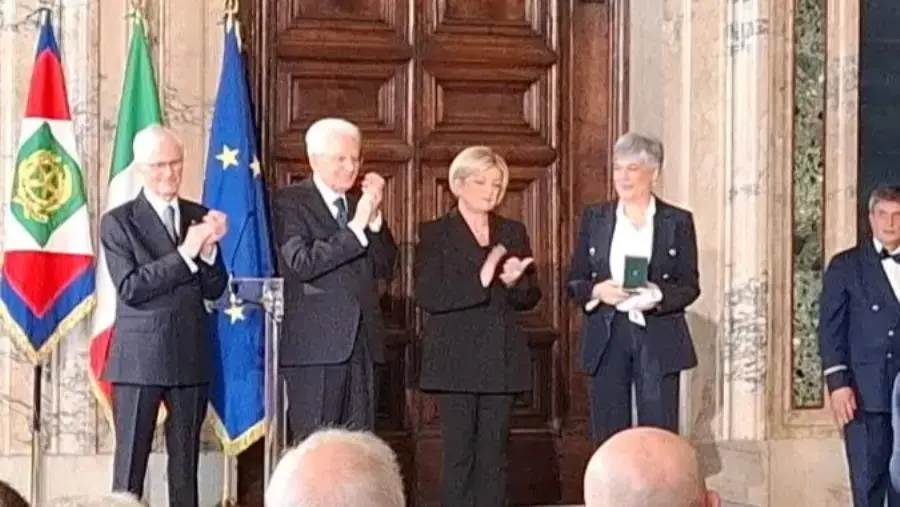 Maestri del Lavoro, la direttrice delle Poste di Lamezia premiata da Mattarella al Quirinale 