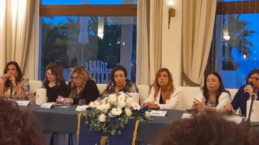 images Crotone ospita la presentazione del libro "Donne Custodi, Donne Combattenti" di Marisa Manzini