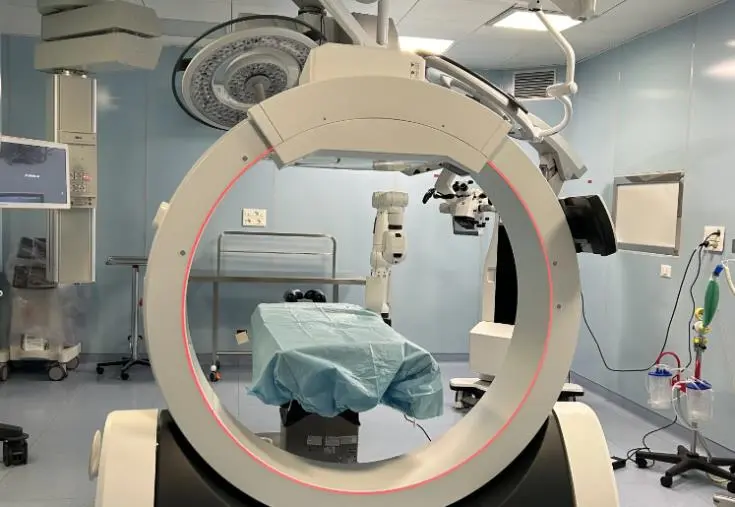 L’Unical installa all’Annunziata di Cosenza un braccio robotico per la neurochirurgia