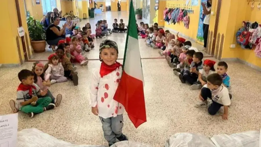 images Catanzaro, il Comprensivo 'Materdomini Nord Est Manzoni' celebra l'81° Anniversario dell’insurrezione popolare di Napoli   