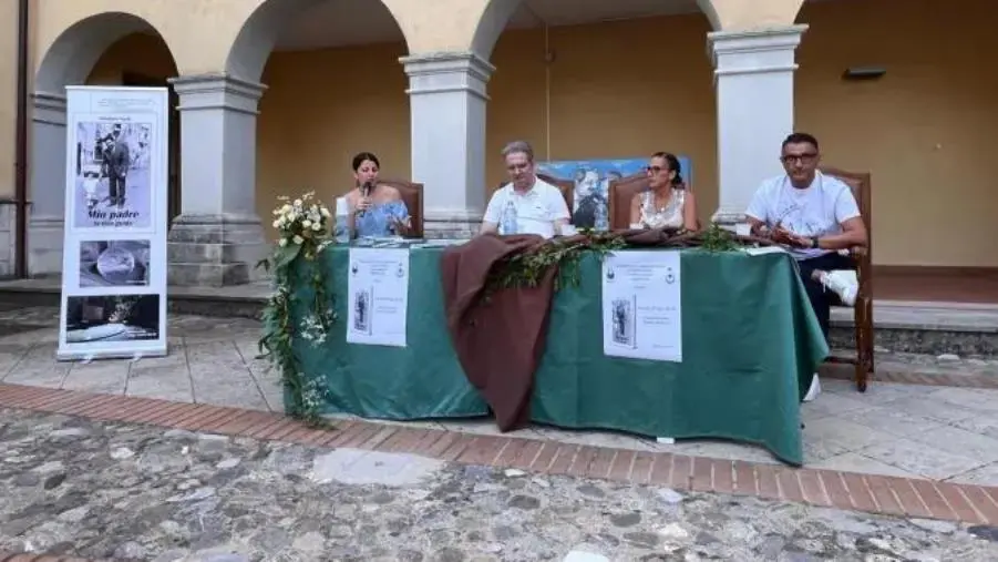 Fagnano Castello, presentato il libro di Nardi “Mio padre la mia guida”