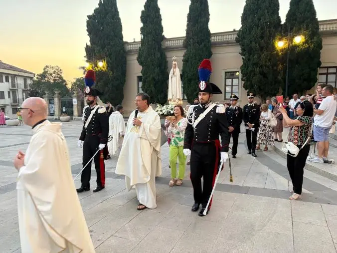 L'Arma dei Carabinieri partecipa alla Santa messa per la Madonna Pellegrina di Fatima a Vibo