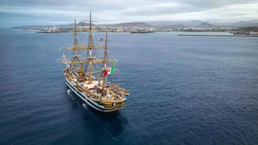 Tre tappe in Calabria per la Nave Amerigo Vespucci