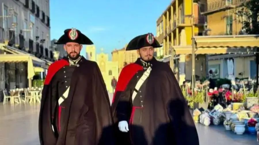 Carabinieri in Grande Uniforme illuminano le vie di Vibo Valentia, Serra San Bruno, Tropea, Nicotera e Pizzo 