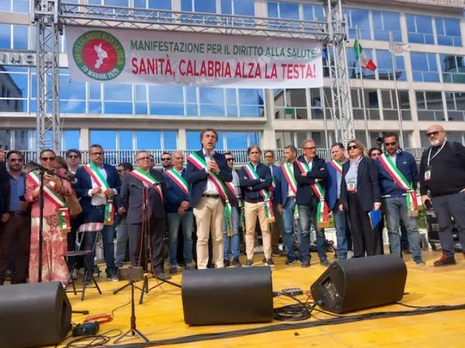 In piazza per il diritto alla salute, Razzi: "Calabria alza la testa"