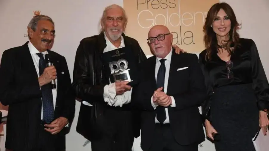images Sanremo, a Carlo Conti la Palma d’Argento di Michele Affidato e premi speciali alla carriera a Umberto Tozzi e a Shel Shapiro
