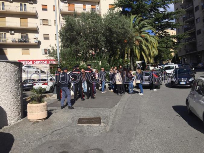 images Catanzaro, ancora sit-in di protesta dei dipendenti del Sant'Anna (FOTO)