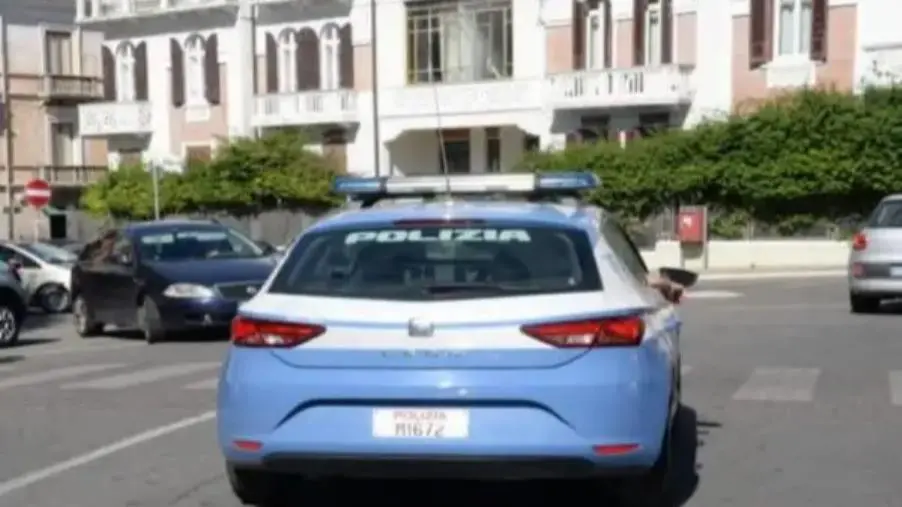 Donna in ospedale a Messina con segni di percosse: rintracciato e arrestato il figlio a Crotone 