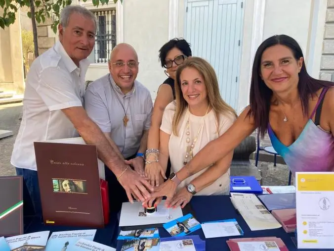 images Ad Amaroni un dono per la Parrocchia Santa Barbara