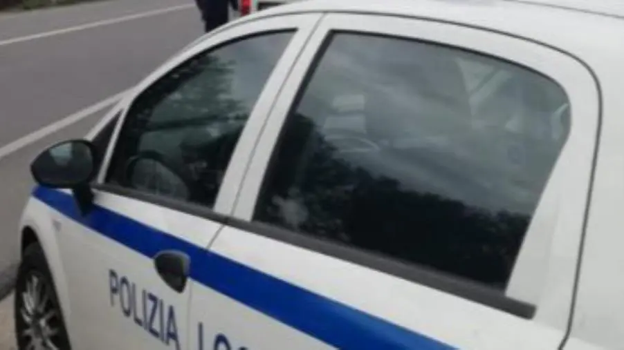 images Tagliate le gomme di auto e moto della Polizia locale nel Cosentino 