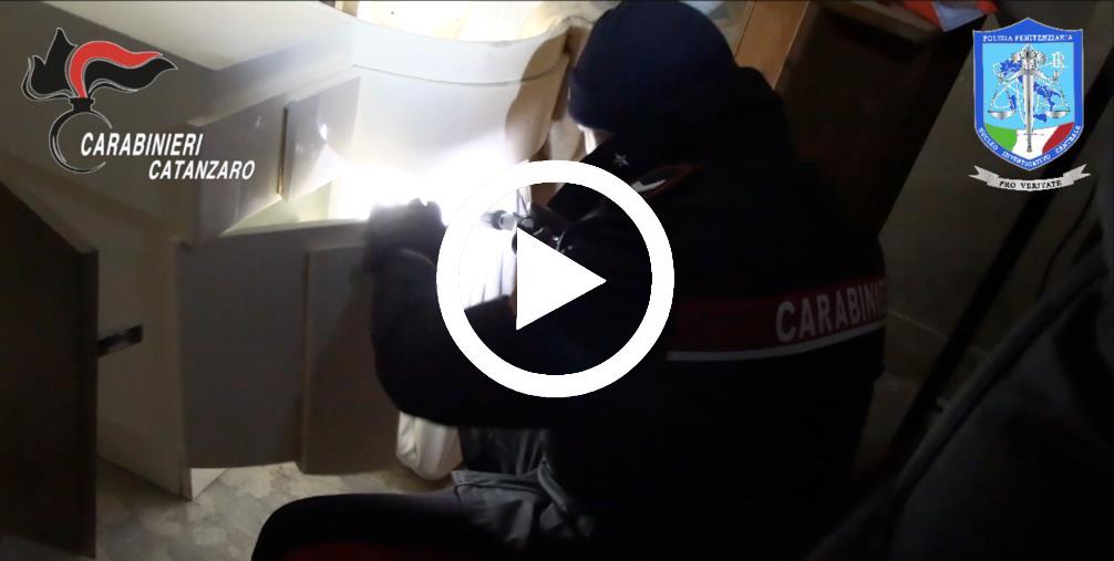 images Traffico di droga e corruzione a Catanzaro, blitz dei carabinieri: 38 arresti 
