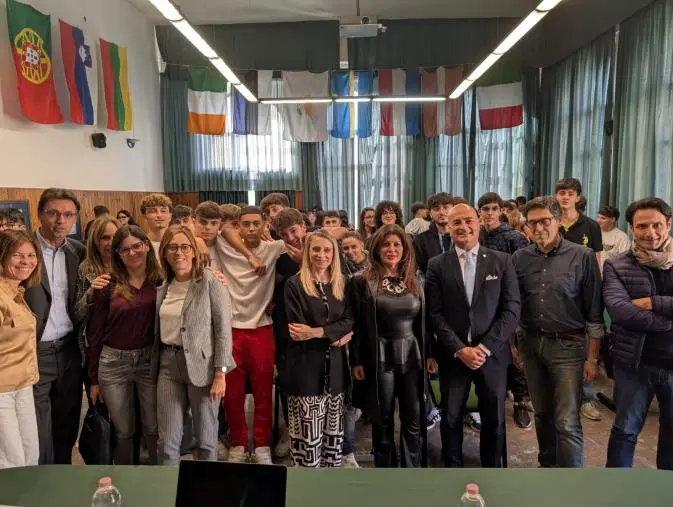 Conclusa la formazione dedicata al 'Mese dell'Educazione finanziaria 2024' al "Grimaldi-Pacioli-Petrucci-Ferraris-Maresca" di Catanzaro