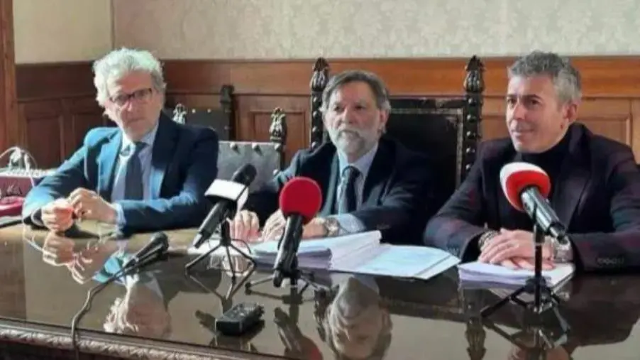 Catanzaro, Azione: "La Giunta Fiorita ha dimenticato di regolamentare l'occupazione delle 'strisce bianche'"