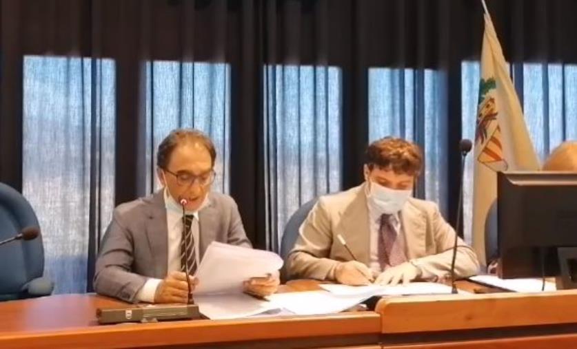 images Consiglio comunale di Catanzaro. Merante 'stuzzica' evocando il ritorno alle urne. Abramo: "Sei assente"  (LA DIRETTA VIDEO)