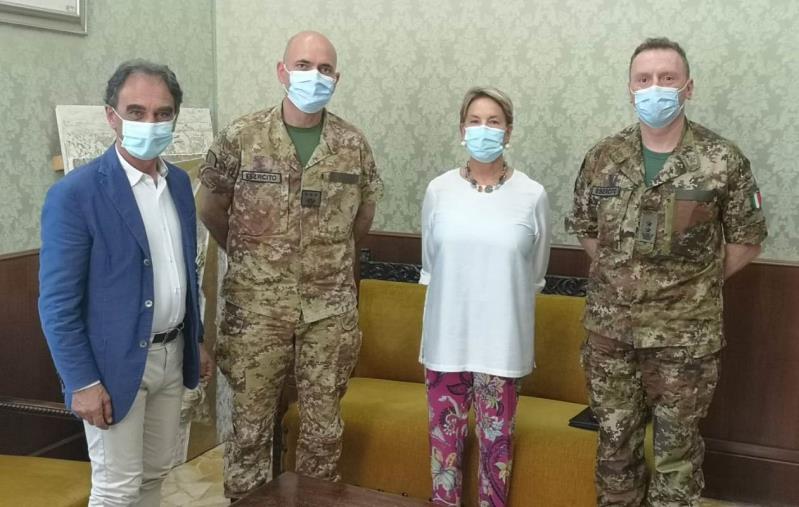 images Catanzaro, Abramo e Celestino danno il benvenuto al colonnello Sandro Iervolino, nuovo comandante dell’operazione “Strade sicure” in Calabria
