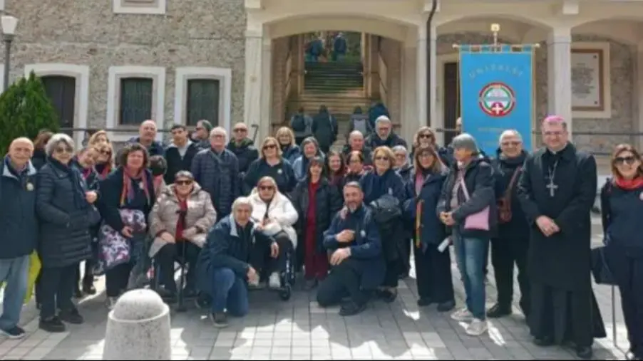 images Unitalsi in pellegrinaggio giubilare al Santuario Basilica Minore Maria SS.ma Incoronata del Pettoruto San Sosti 


