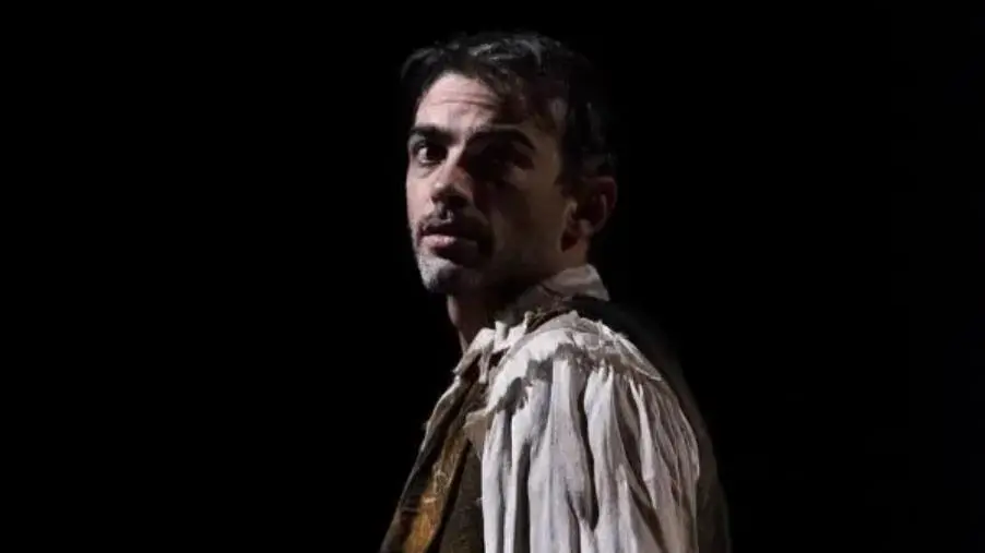 Ama Calabria, Primo Reggiani arriva a Caulonia con “Caravaggio, il maledetto”