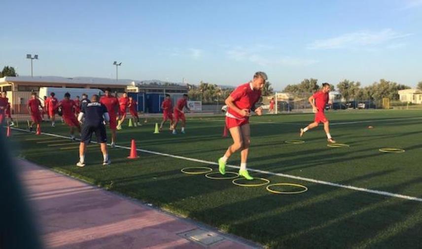 images Us Catanzaro 1929, seduta sul sintetico di Simeri Mare in vista del match con l'Avellino