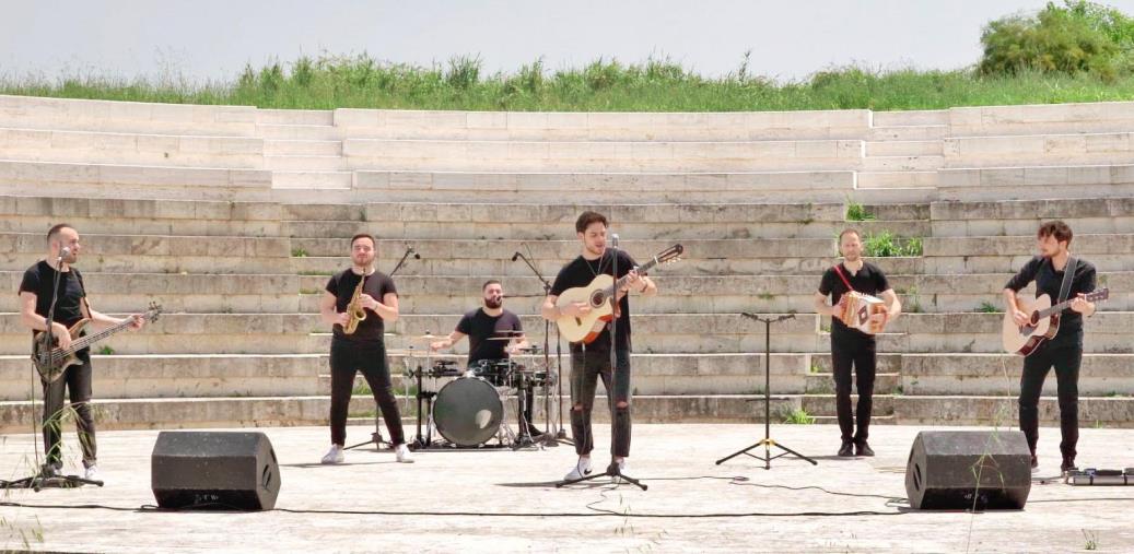 Musica. “Vieni e balla”: un inno alla forza della natura nel nuovo video della band vibonese Amakorà  