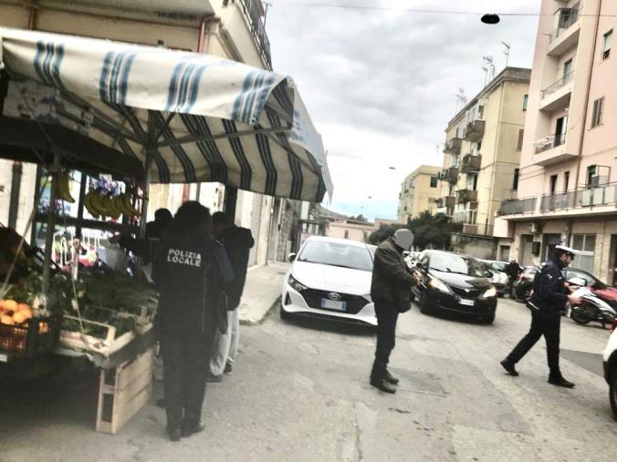 images Abusivismo commerciale a Catanzaro, multe per 25 mila euro dalla Polizia locale