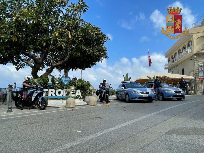 images Tropea, ubriaco aggredisce un passante e morde un poliziotto: arrestato