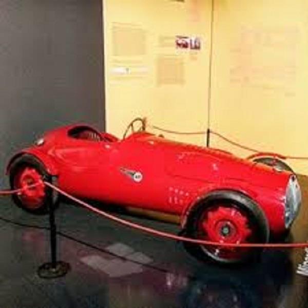 images Motori, presentata a Milano la VII edizione del Modena Motor Gallery: sarà messa in vendita la storica Minardi Mg75
